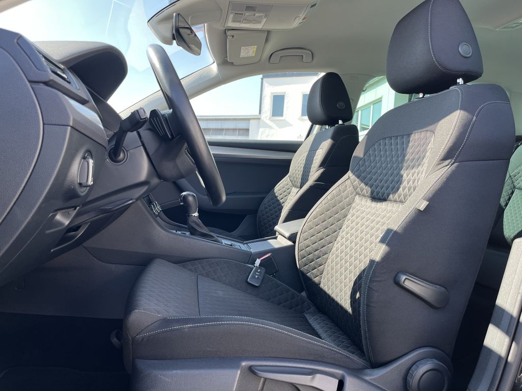 Skoda Superb Combi 2.0 TDI DSG Ambition 11