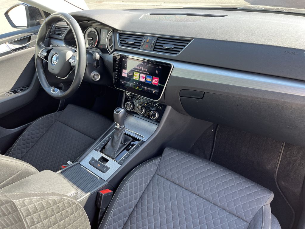 Skoda Superb Combi 2.0 TDI DSG Ambition 12