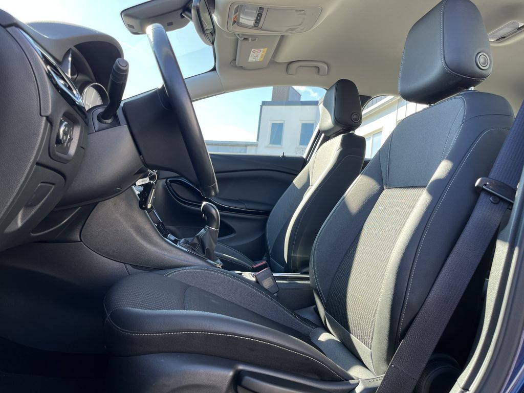 Opel Astra K 1.2 Business 11
