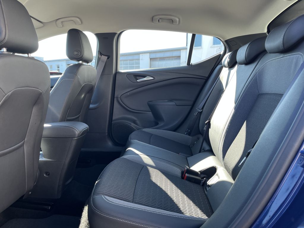 Opel Astra K 1.2 Business 15