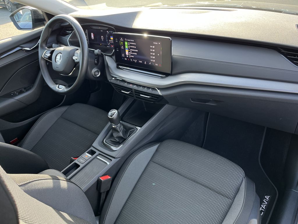 Skoda Octavia Combi 2.0 TDI Ambition 12