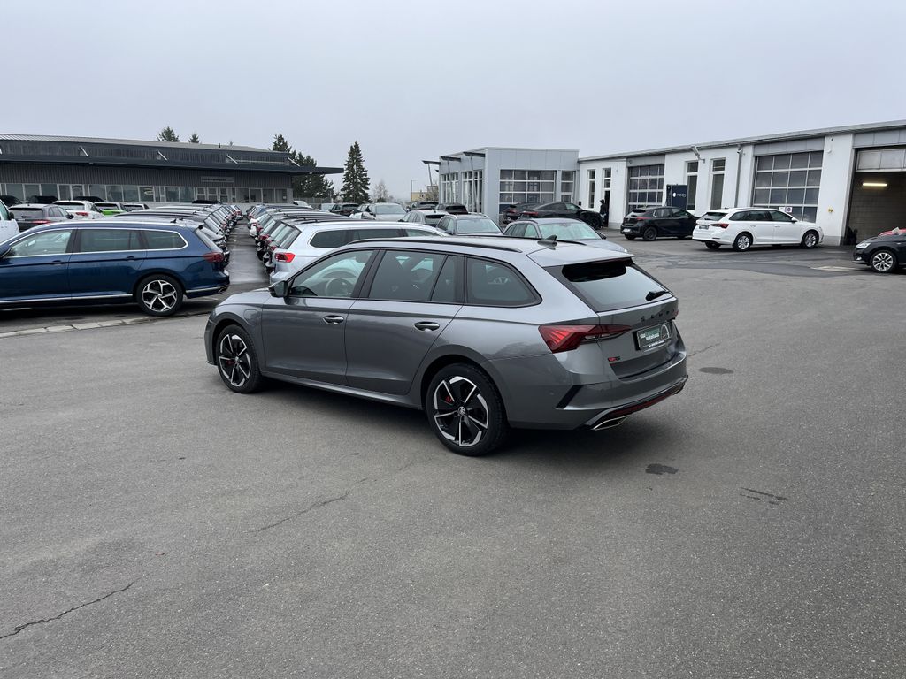 Skoda Octavia Combi 1.4 TSI iV RS 9