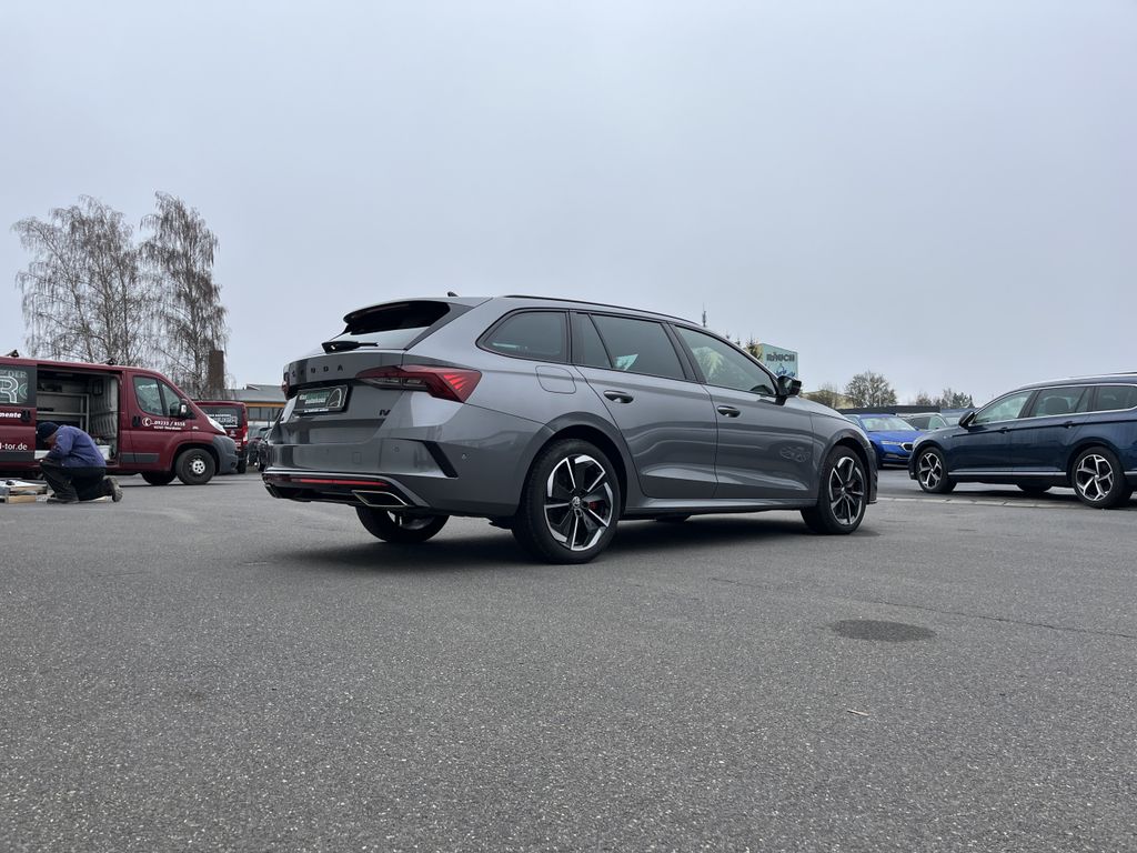 Skoda Octavia Combi 1.4 TSI iV RS 6