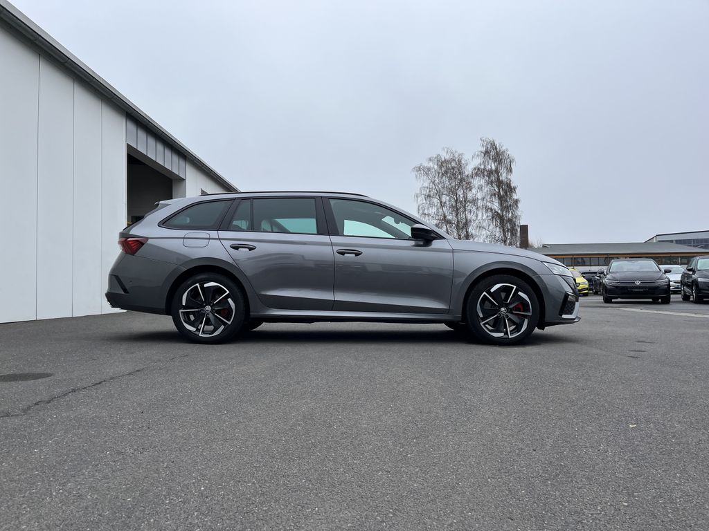 Skoda Octavia Combi 1.4 TSI iV RS 4