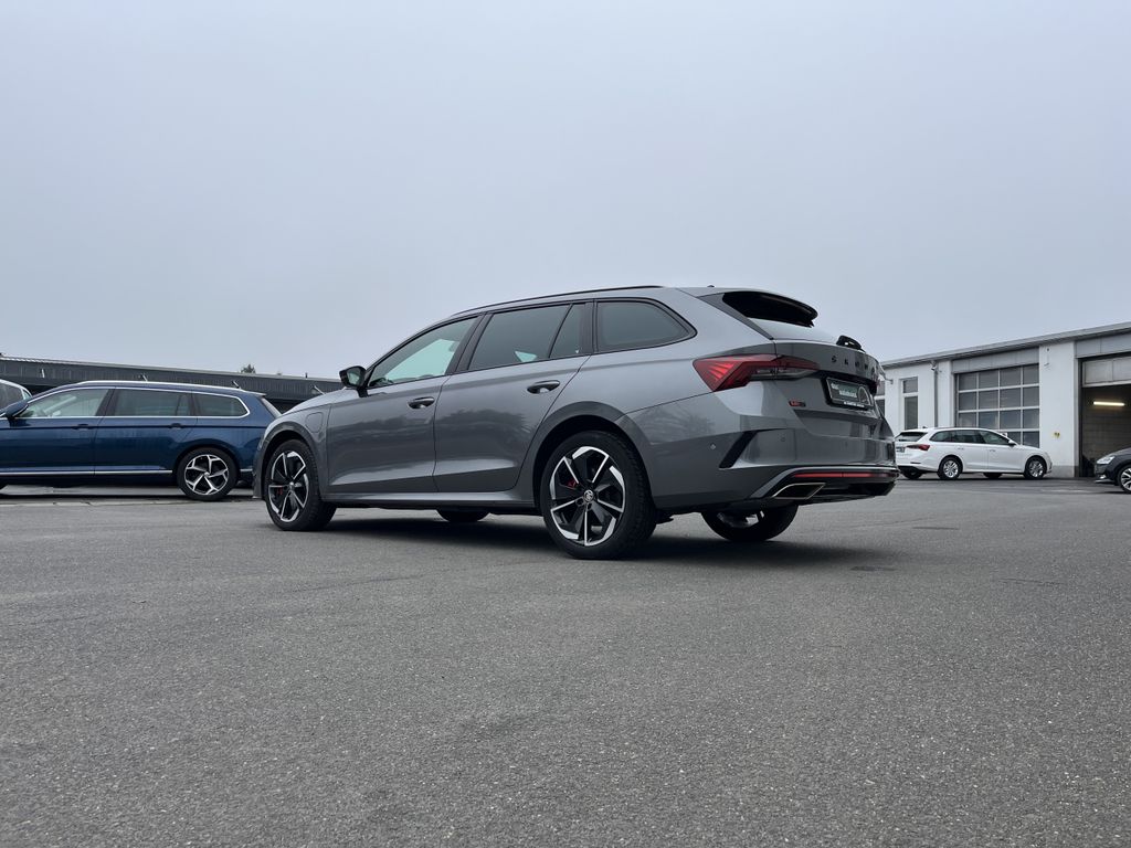 Skoda Octavia Combi 1.4 TSI iV RS 8