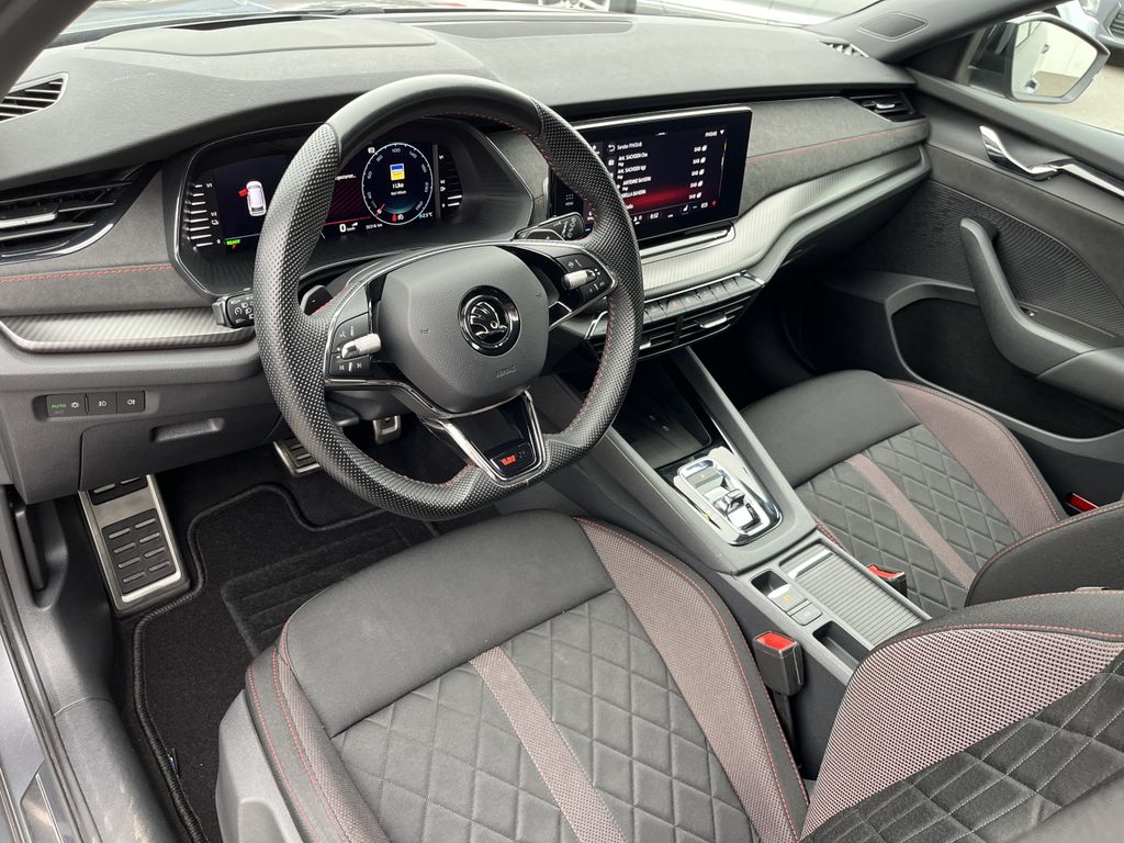 Skoda Octavia Combi 1.4 TSI iV RS 10