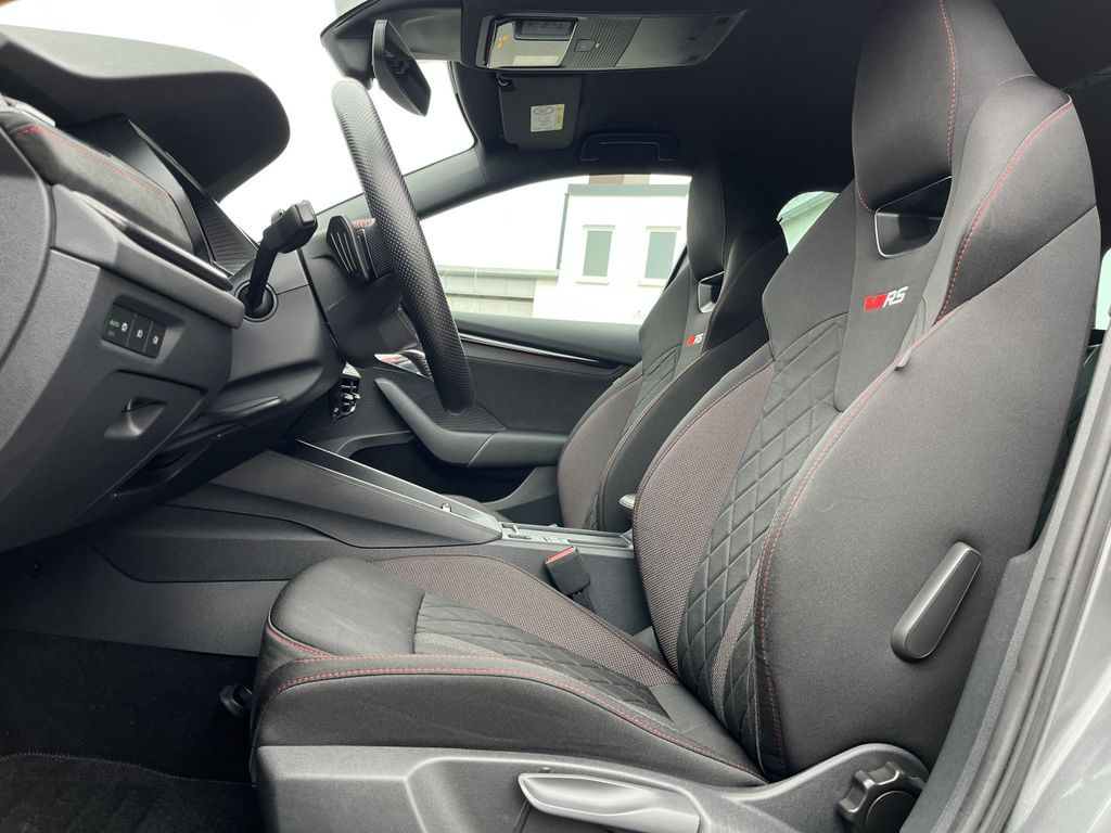 Skoda Octavia Combi 1.4 TSI iV RS 11