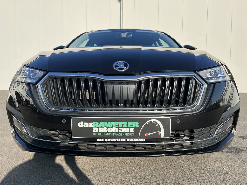 Skoda Octavia Combi 2.0 TDI DSG Style 4