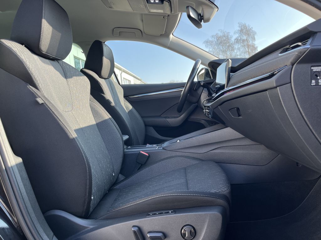 Skoda Octavia Combi 2.0 TDI DSG Style 13