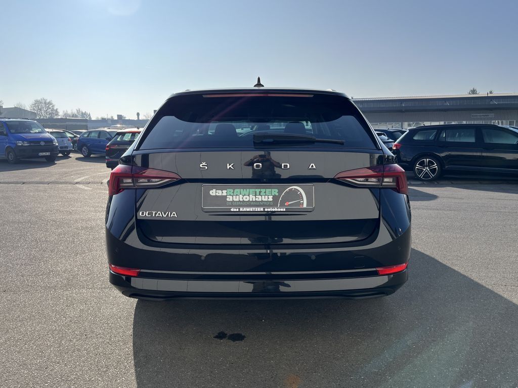 Skoda Octavia Combi 2.0 TDI DSG Style 7