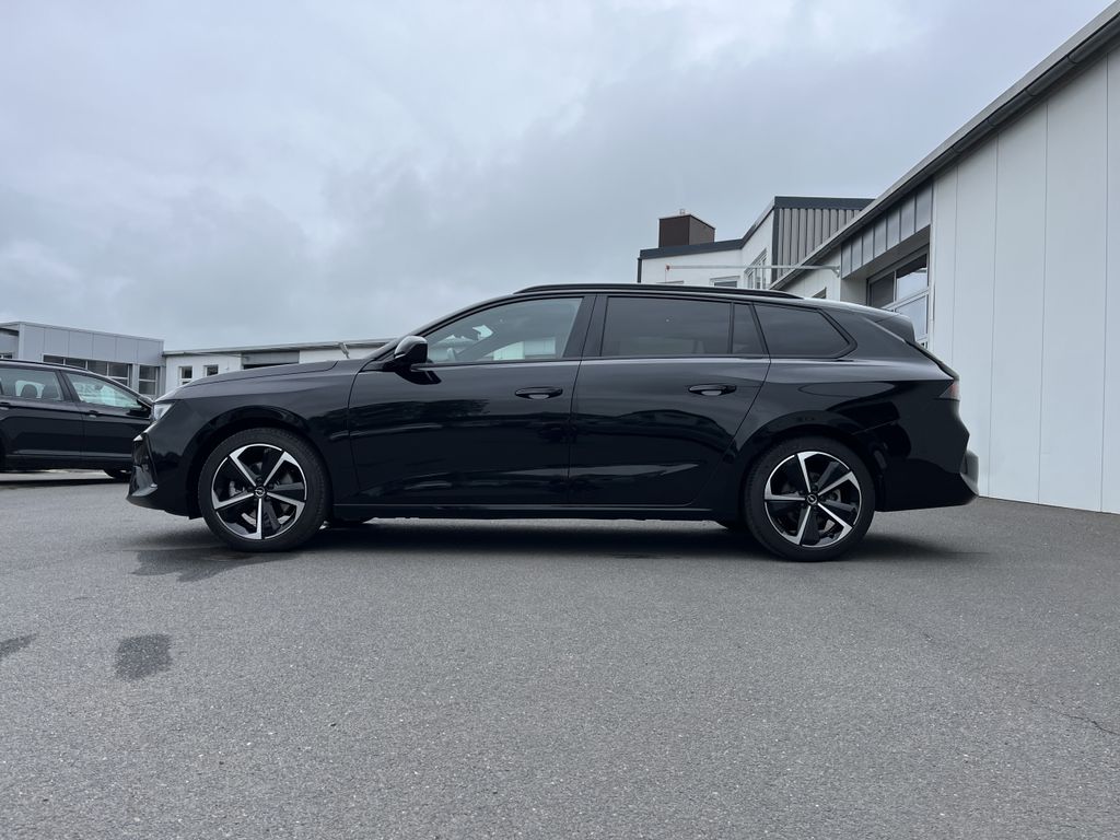 Opel Astra 1.2 GS 2