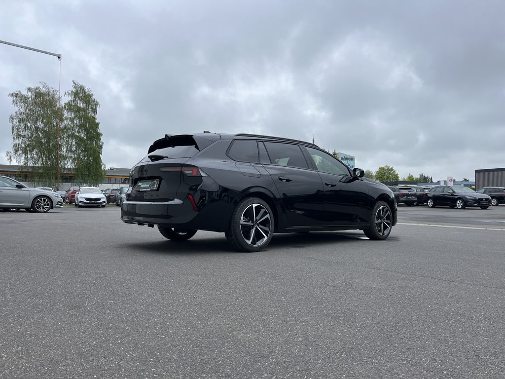 Opel Astra 1.2 GS 5