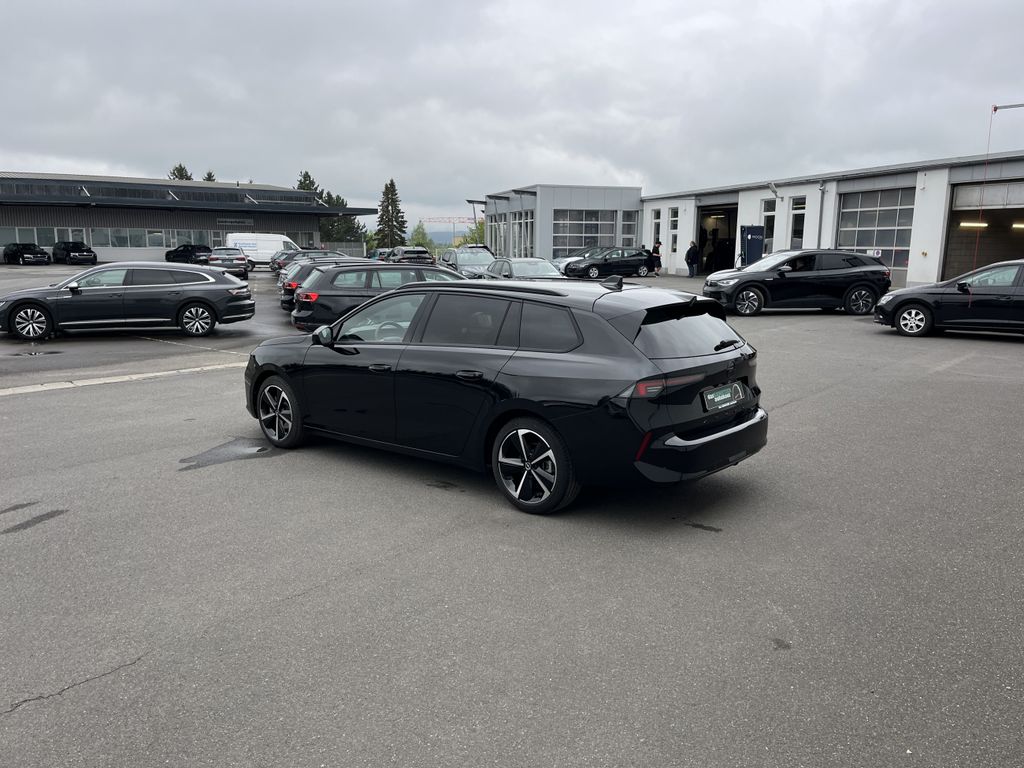 Opel Astra 1.2 GS 9