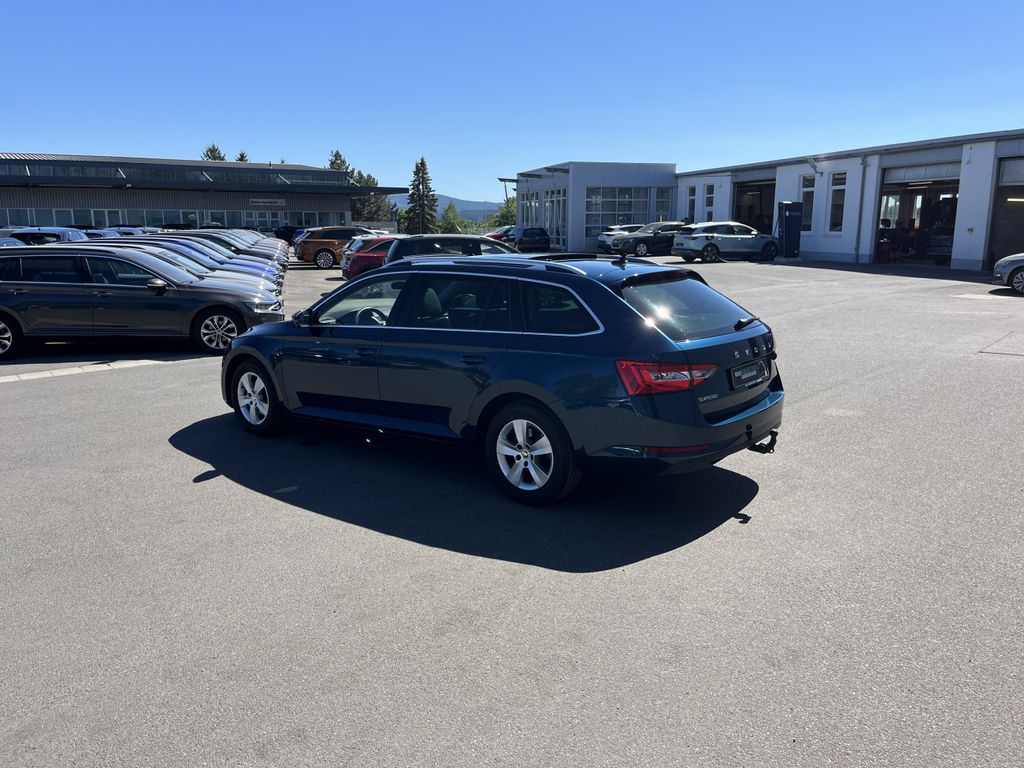 Skoda Superb Combi 2.0 TDI DSG Ambition 8
