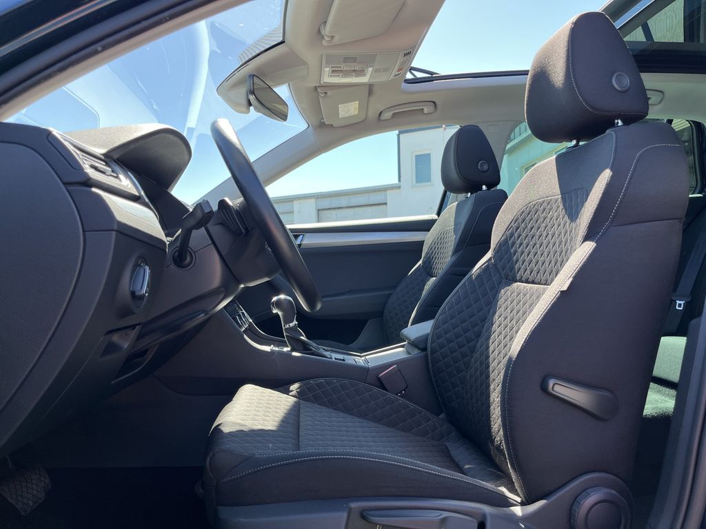 Skoda Superb Combi 2.0 TDI DSG Ambition 11