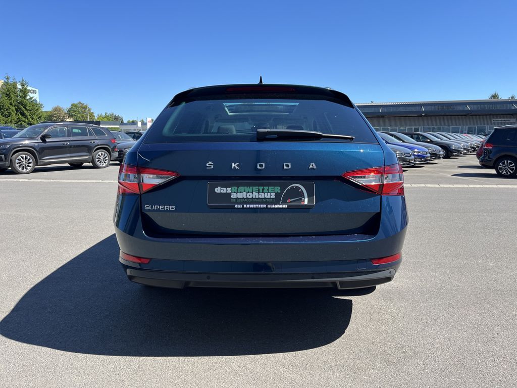 Skoda Superb Combi 2.0 TDI DSG Ambition 9