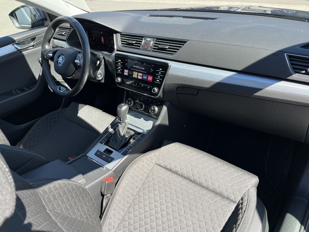 Skoda Superb Combi 2.0 TDI DSG Ambition 12