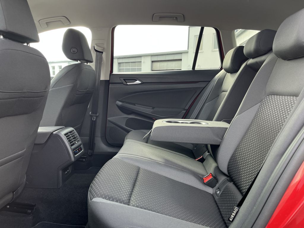 Volkswagen Golf Variant 1.5 TSI ACTIVE 14