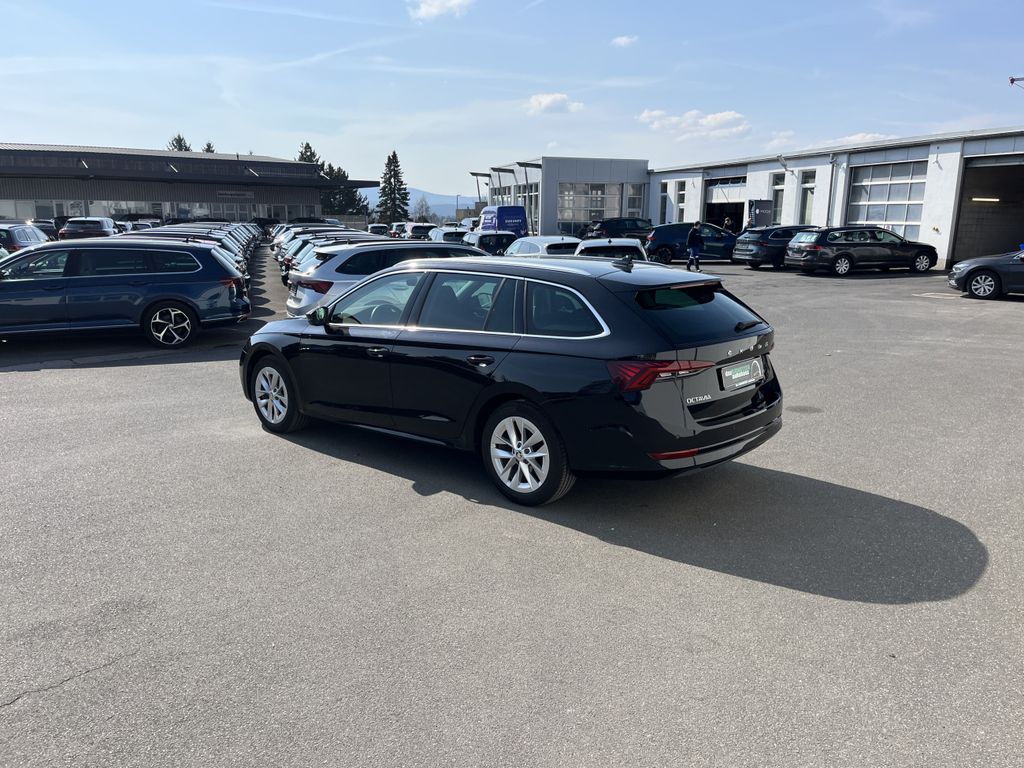 Skoda Octavia Combi 2.0 TDI Style 9