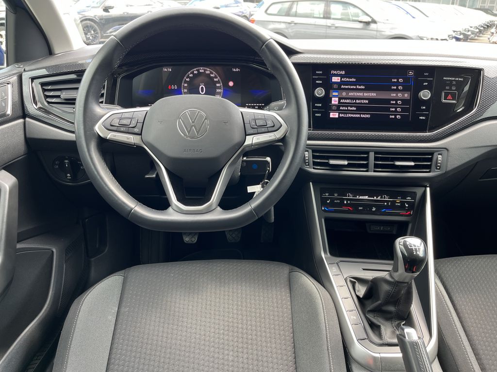 Volkswagen Polo 1.0 Life 15