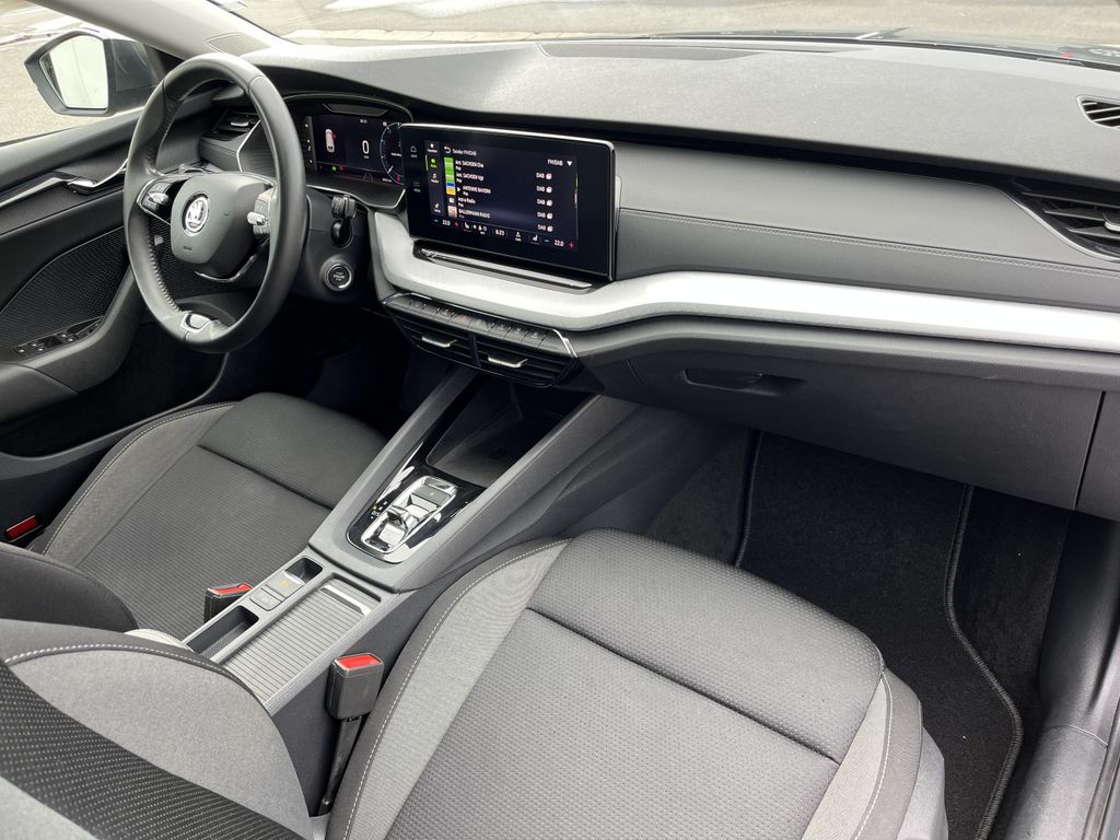 Skoda Octavia Combi 1.0 TSI DSG Blackline 12