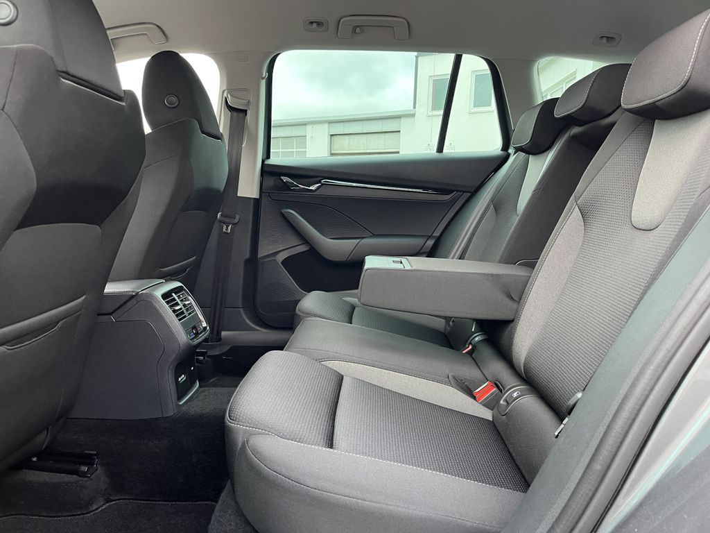 Skoda Octavia Combi 1.0 TSI DSG Blackline 15