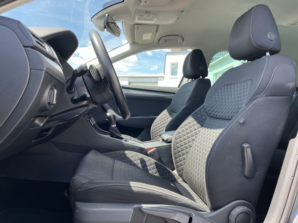 Skoda Superb Combi 2.0 TDI DSG Ambition 11