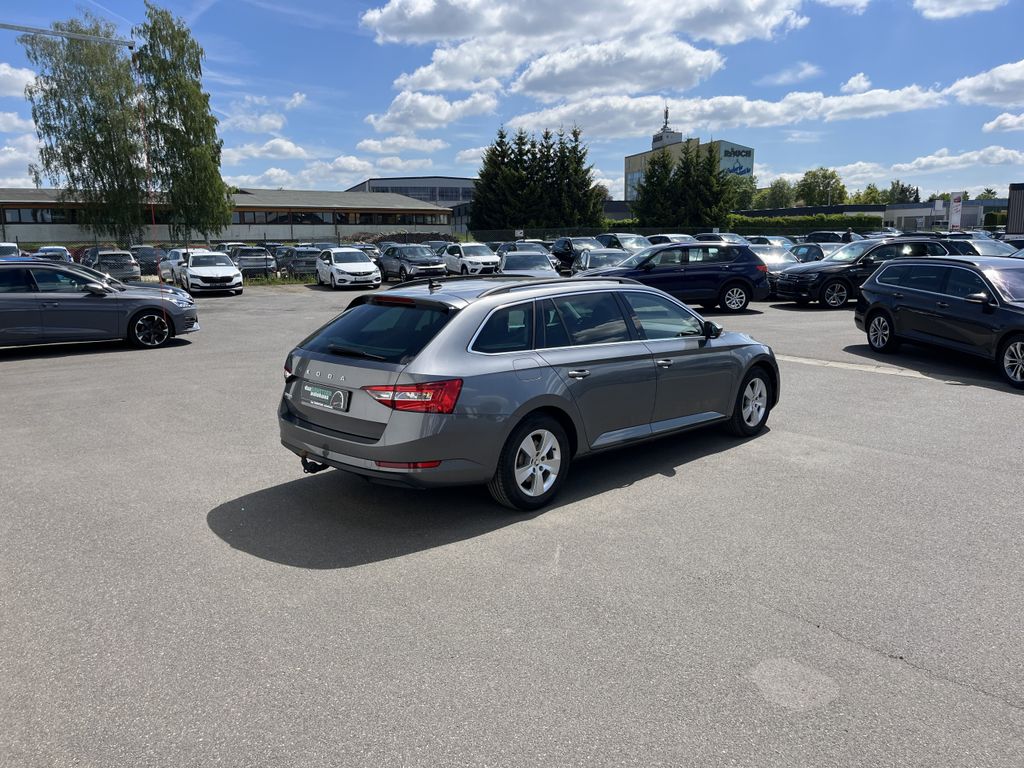 Skoda Superb Combi 2.0 TDI DSG Ambition 6