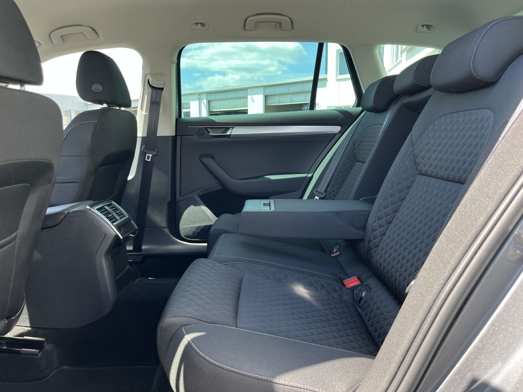 Skoda Superb Combi 2.0 TDI DSG Ambition 15