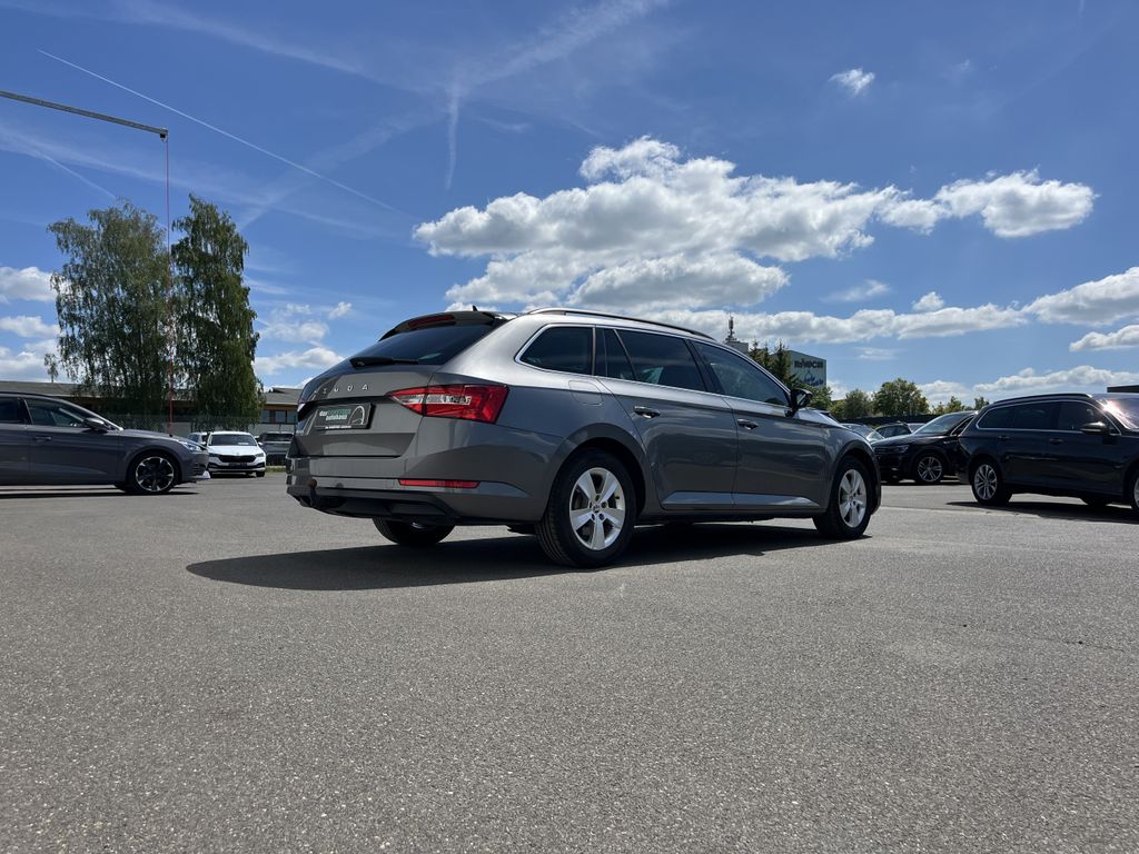 Skoda Superb Combi 2.0 TDI DSG Ambition 5