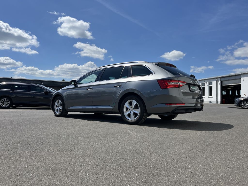Skoda Superb Combi 2.0 TDI DSG Ambition 8
