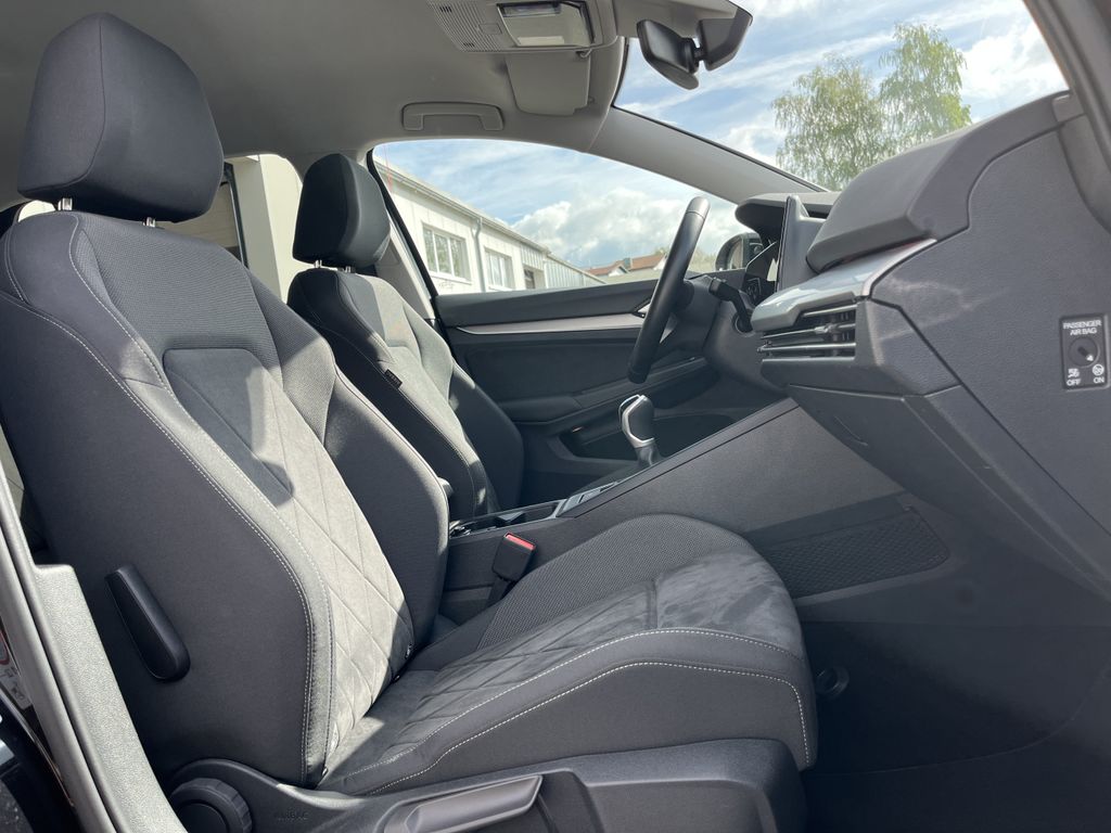 Volkswagen Golf 1.5 TSI Life 13