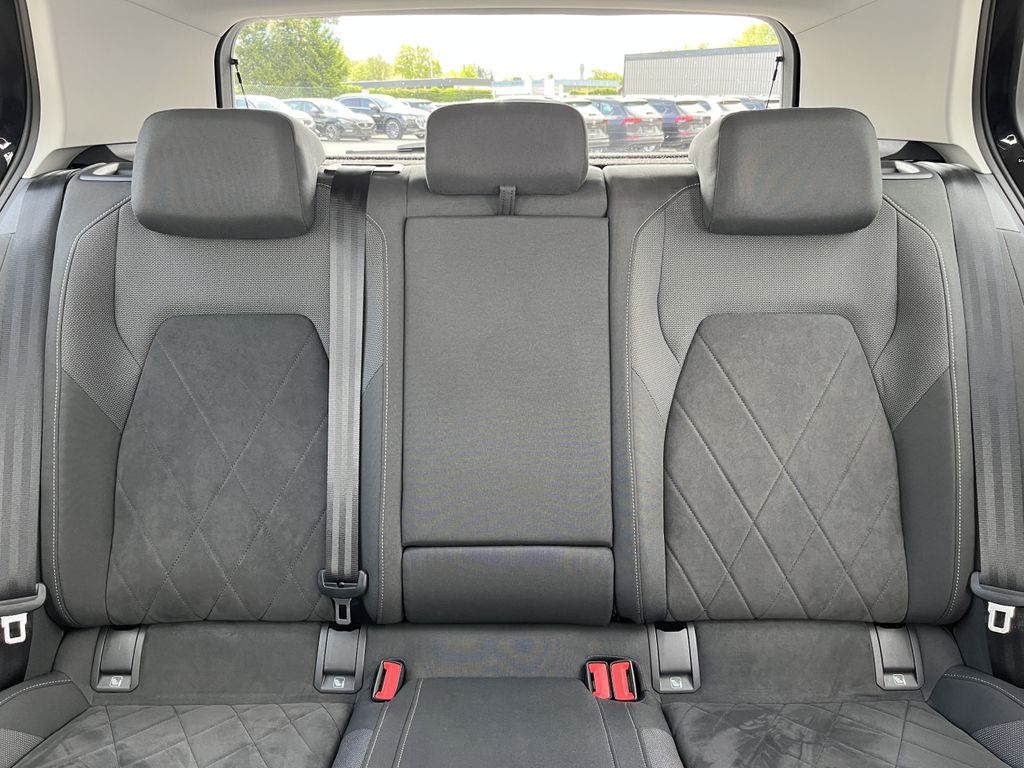 Volkswagen Golf 1.5 TSI Life 16