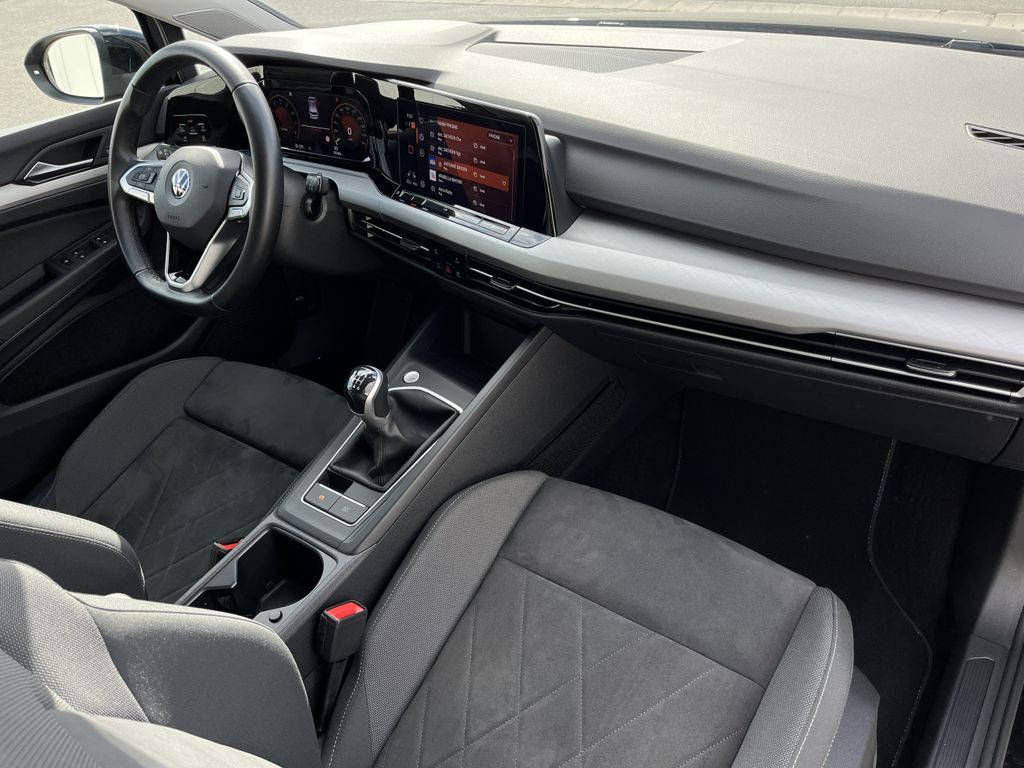 Volkswagen Golf 1.5 TSI Life 12