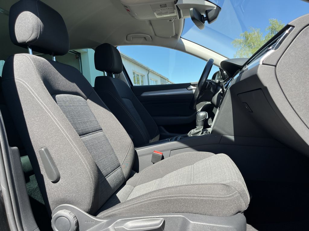 Volkswagen Passat Variant 2.0 TDI DSG Business 13