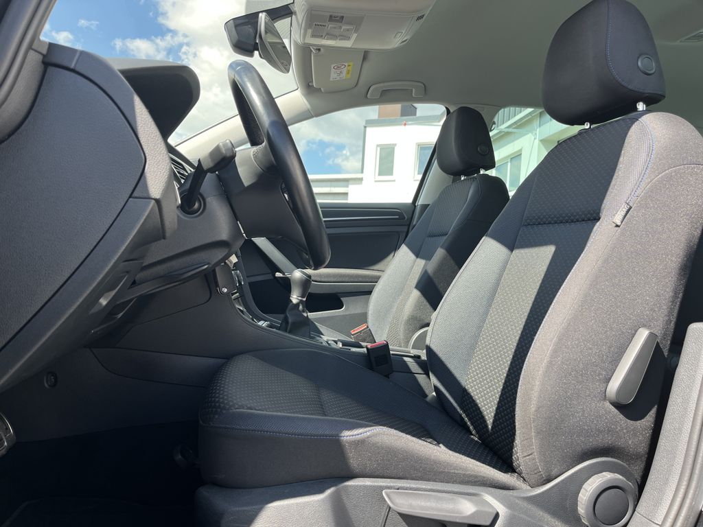 Volkswagen Golf Variant 1.0 TSI UNITED 11