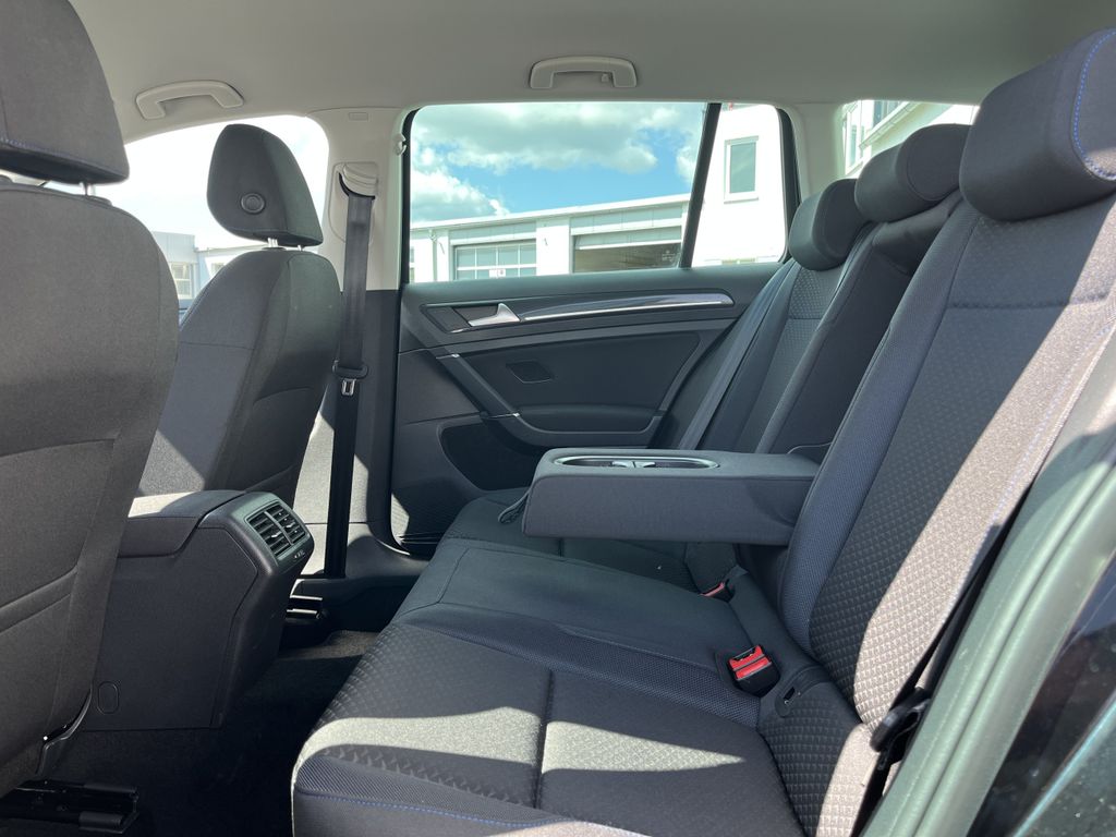 Volkswagen Golf Variant 1.0 TSI UNITED 15