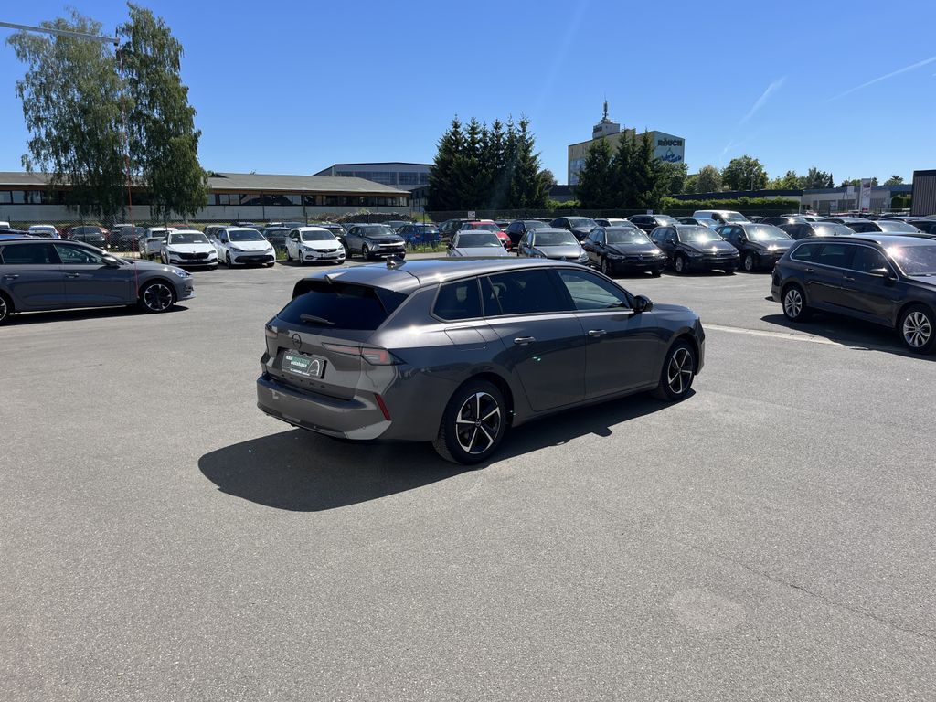 Opel Astra 1.2 GS 7