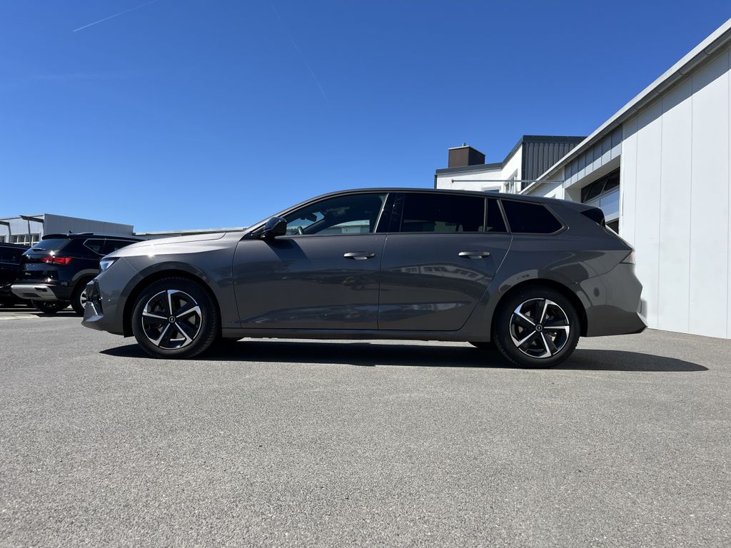 Opel Astra 1.2 GS 2