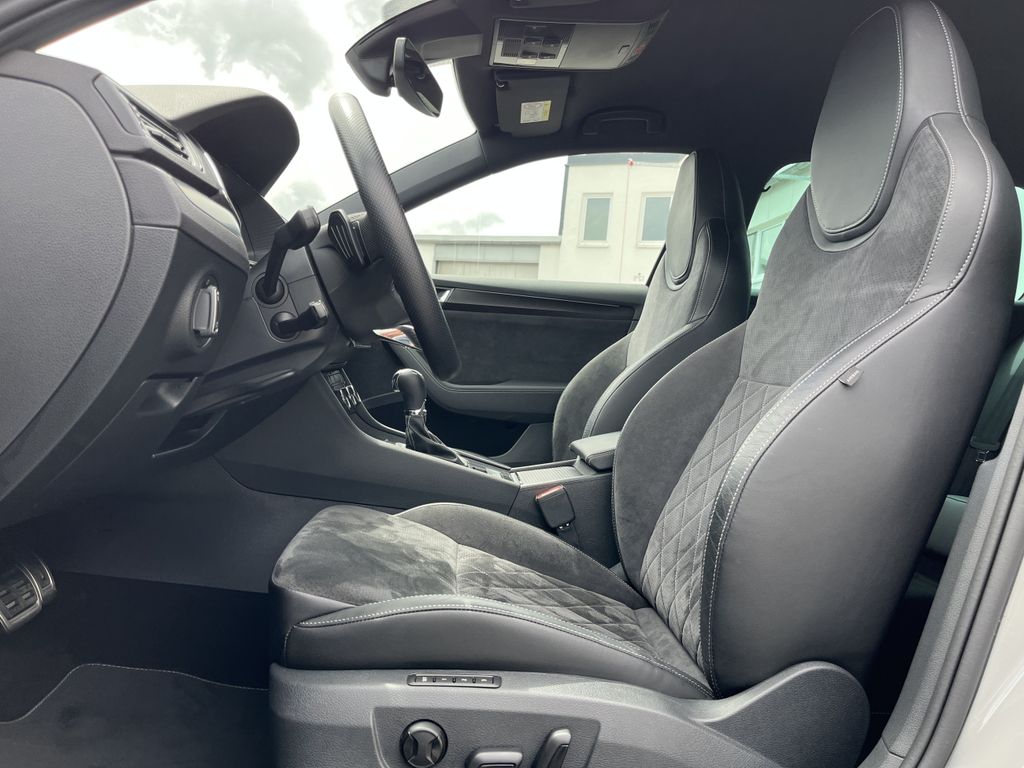Skoda Superb Combi 2.0 TDI 4x4 DSG SPORTLINE 12