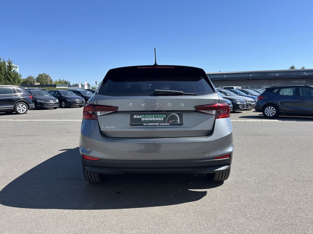 Skoda Fabia 1.0 TSI Tour 9