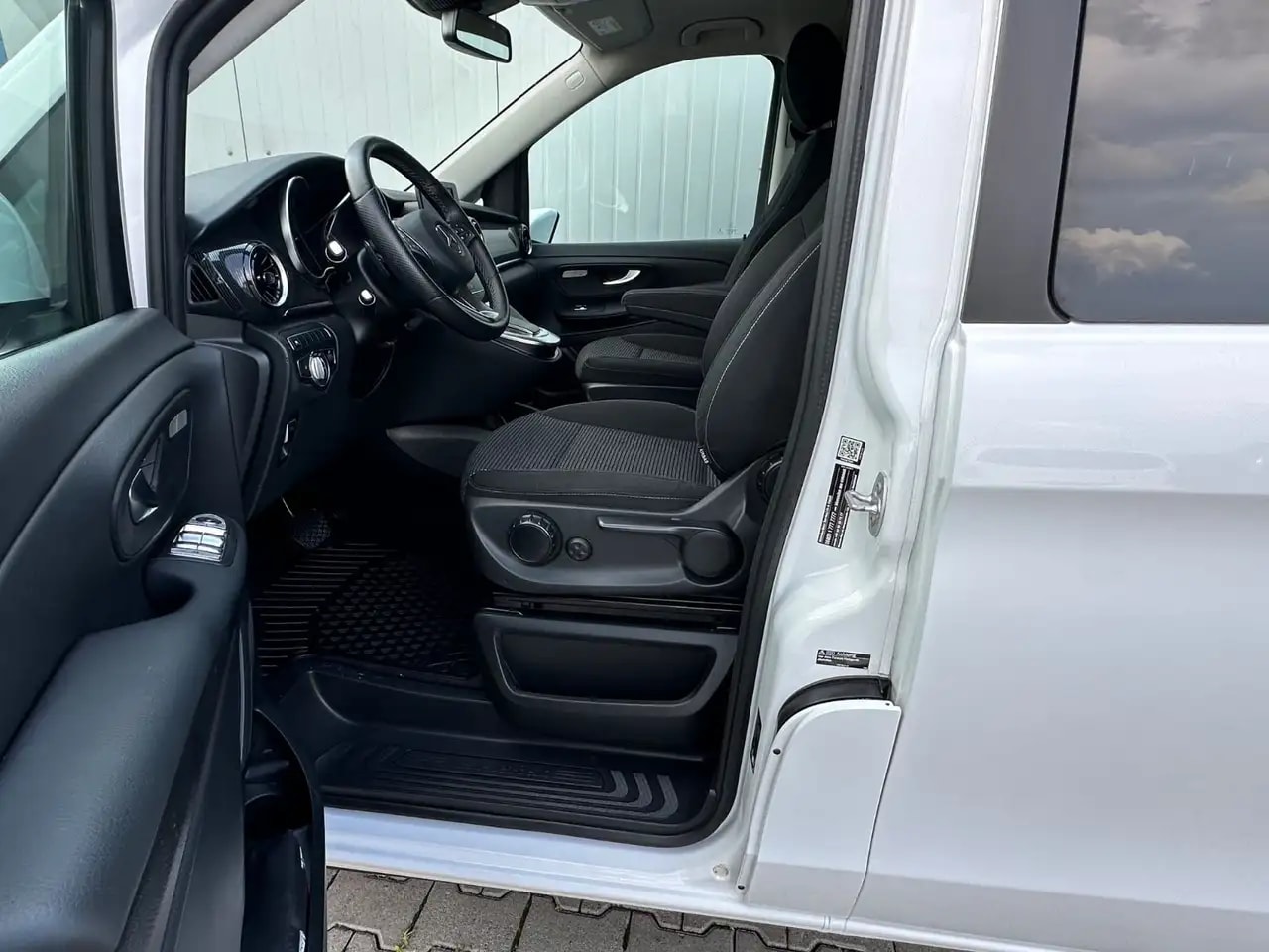 Mercedes-Benz V 220 LANG 9G-TR WEBASTO NAVI MBUX KAMERA 8-SITZ 11