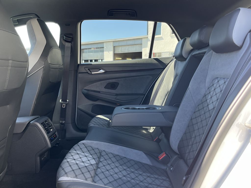 Volkswagen Golf 1.5 TSI DSG R-Line 17