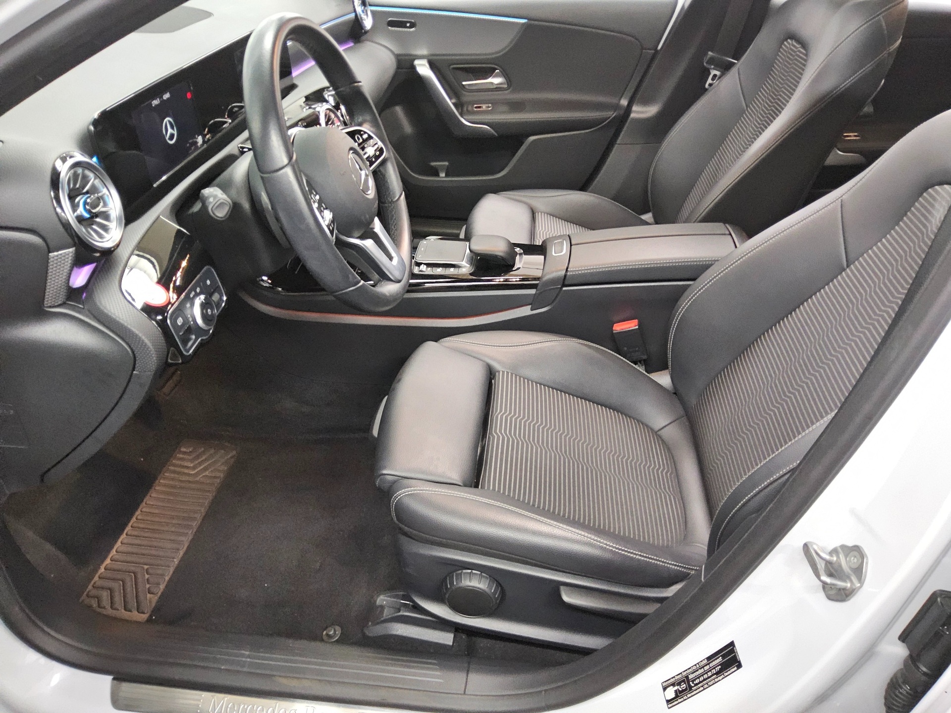 Mercedes-Benz A 180 d Progressive Navi LED Pano RFK 7