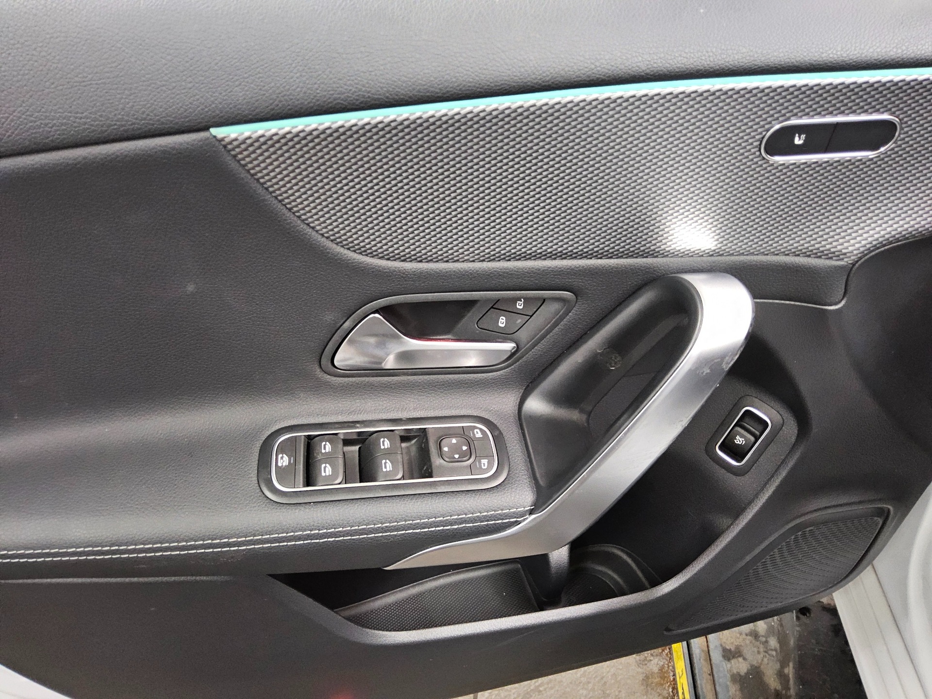 Mercedes-Benz A 180 d Progressive Navi LED Pano RFK 10