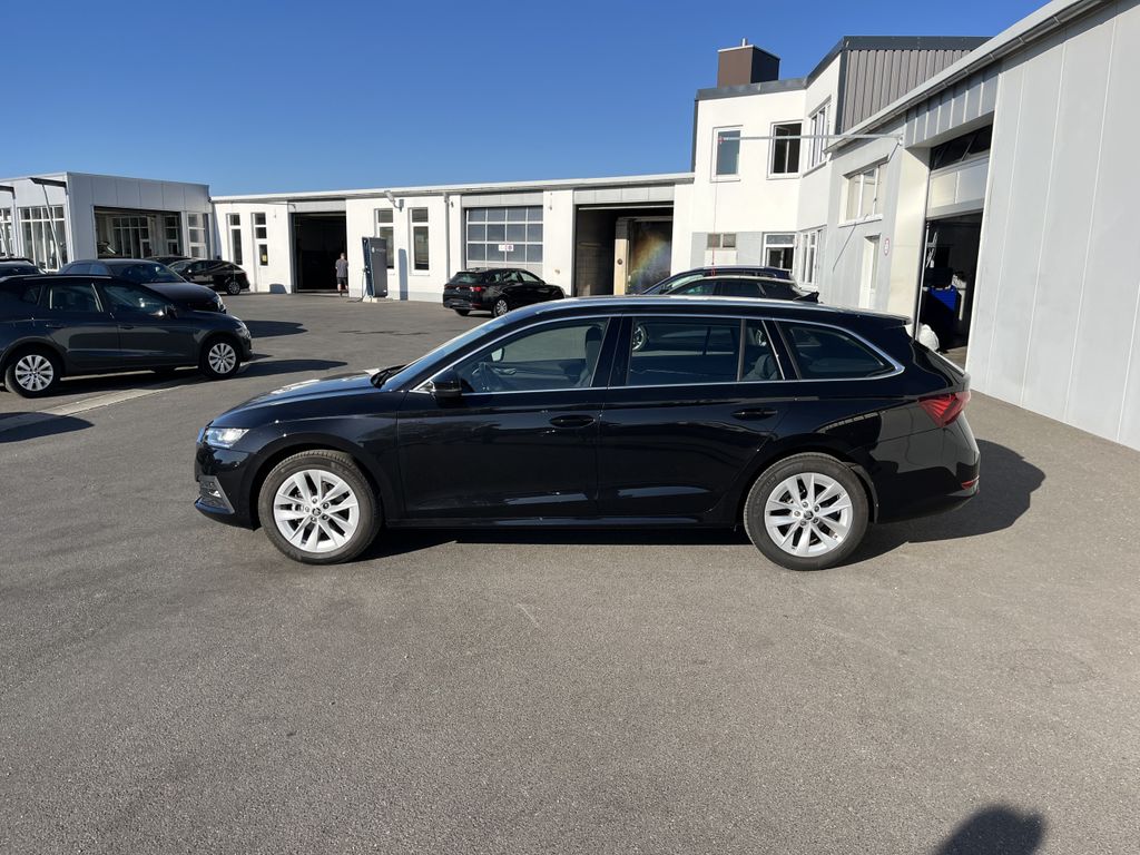 Skoda Octavia Combi 2.0 TDI DSG Style 3