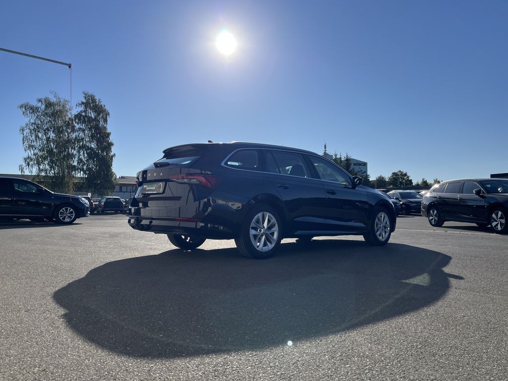 Skoda Octavia Combi 2.0 TDI DSG Style 7