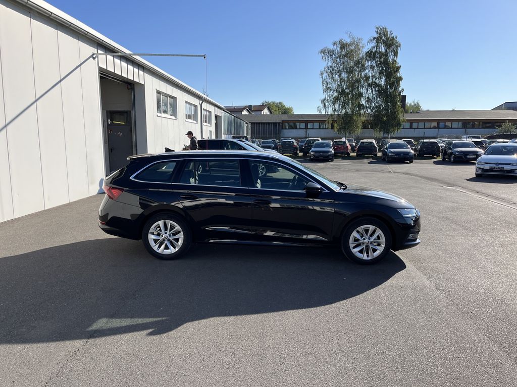 Skoda Octavia Combi 2.0 TDI DSG Style 6