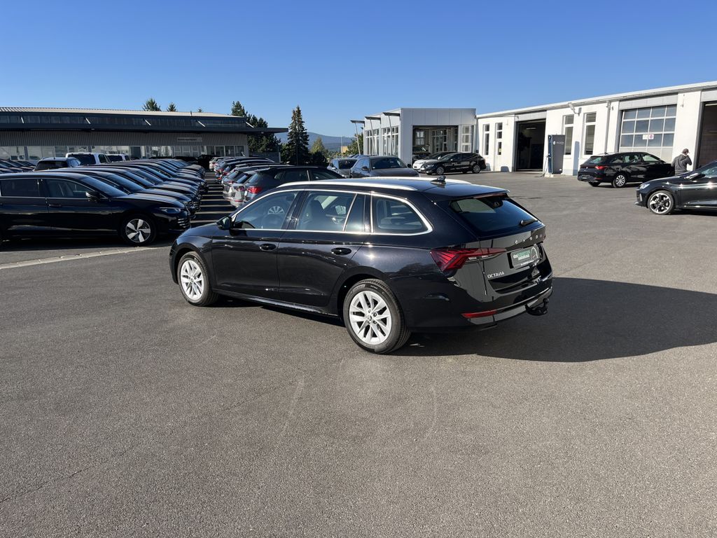 Skoda Octavia Combi 2.0 TDI DSG Style 11