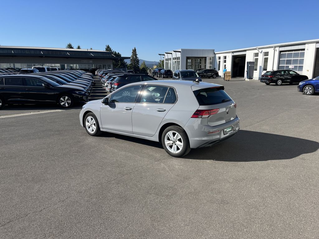 Volkswagen Golf 1.5 TSI Life 11